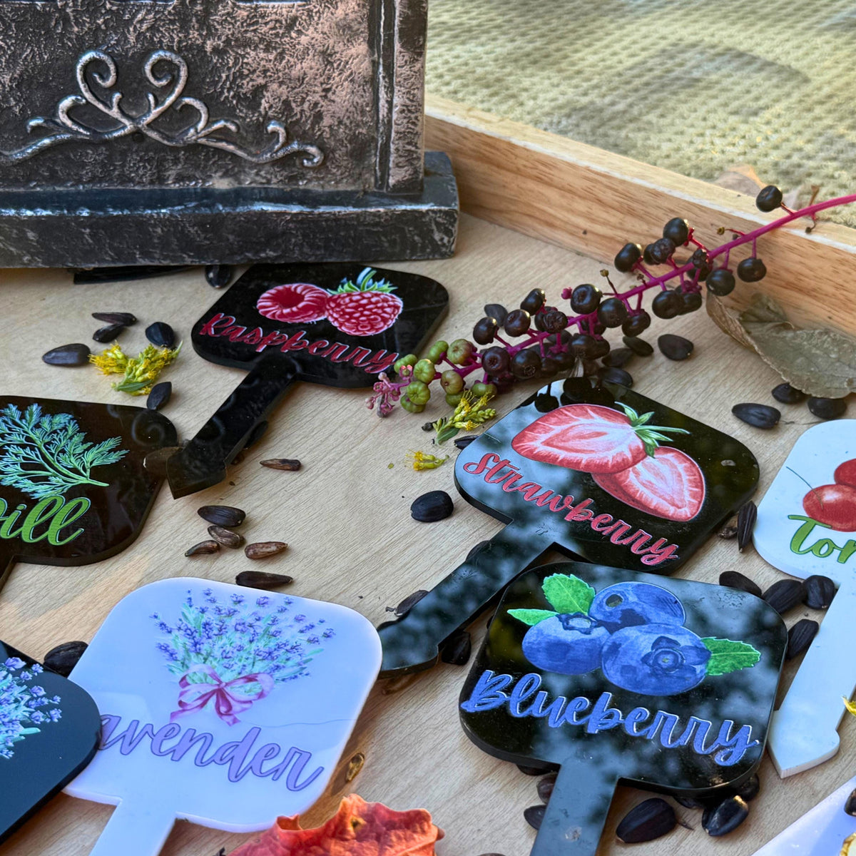 Personalized Acrylic Garden Markers – UV Watercolor Plant Labels for Herbs, Veggies &amp; Fruits – Unique Gift for Mom Grandma Home Gardening